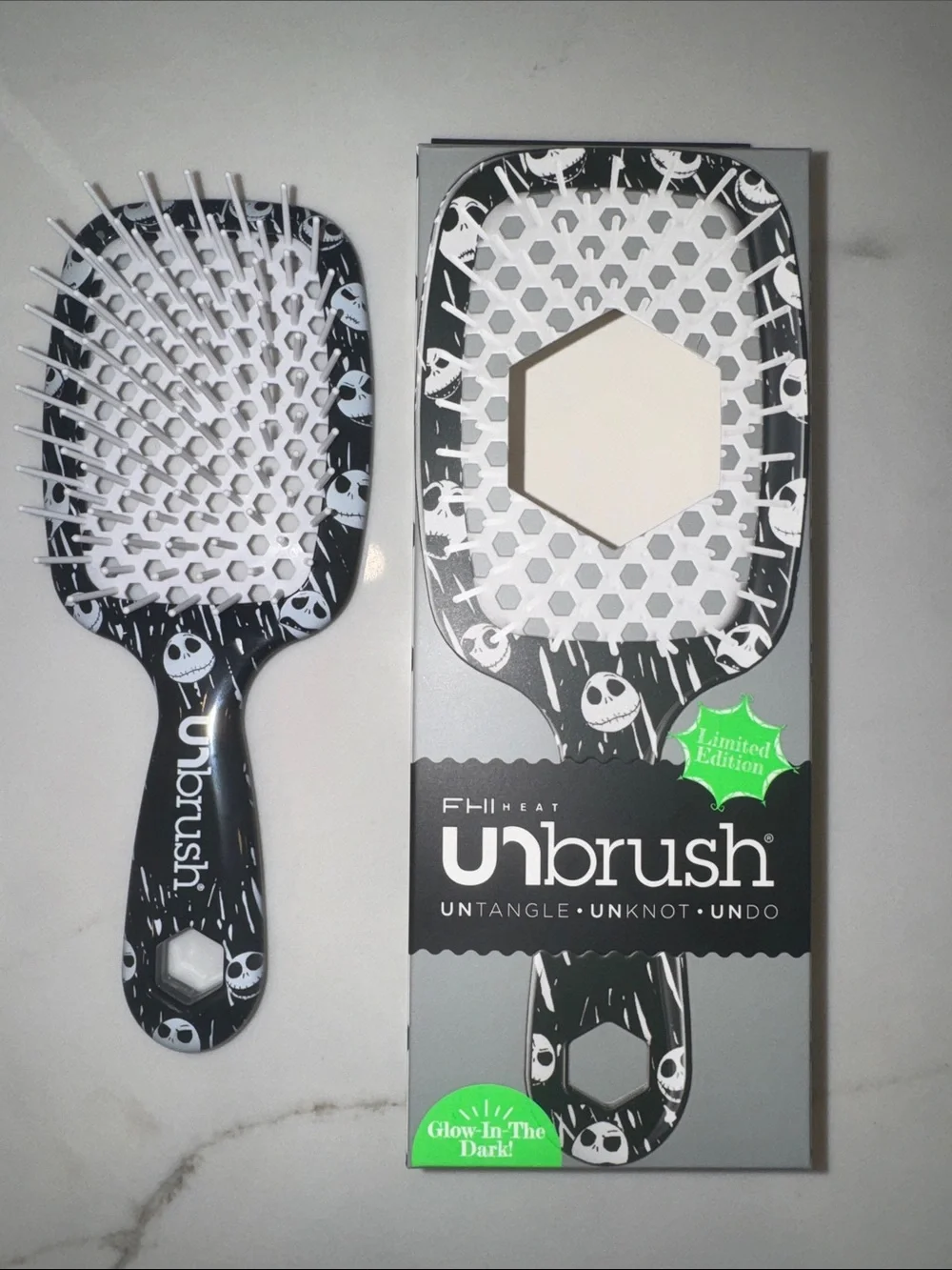 UNbrush New limited edition Black Glow Disney x Nightmare before Christmas